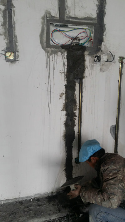 蒸压加气混凝土墙体上刻槽后补槽